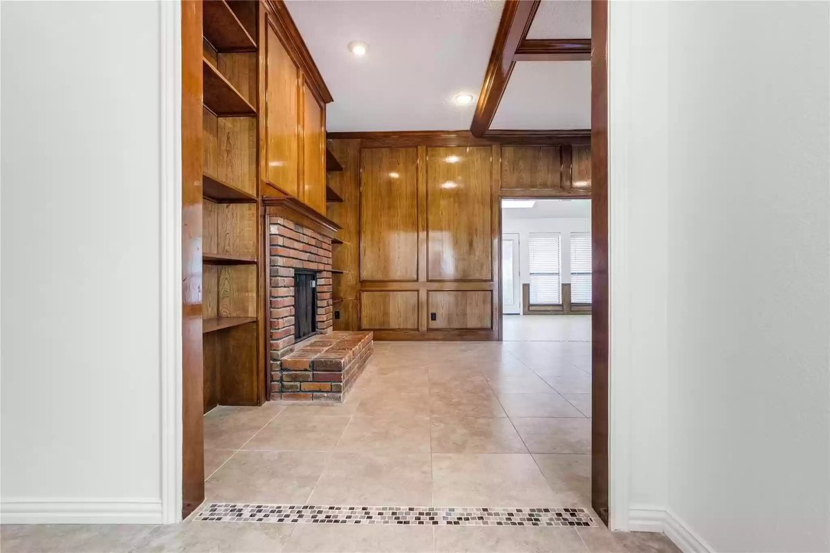 4633 Centenary Dr - Photo 3 of 21