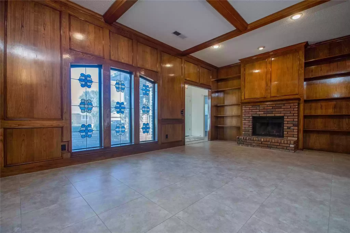 4633 Centenary Dr - Photo 5 of 21