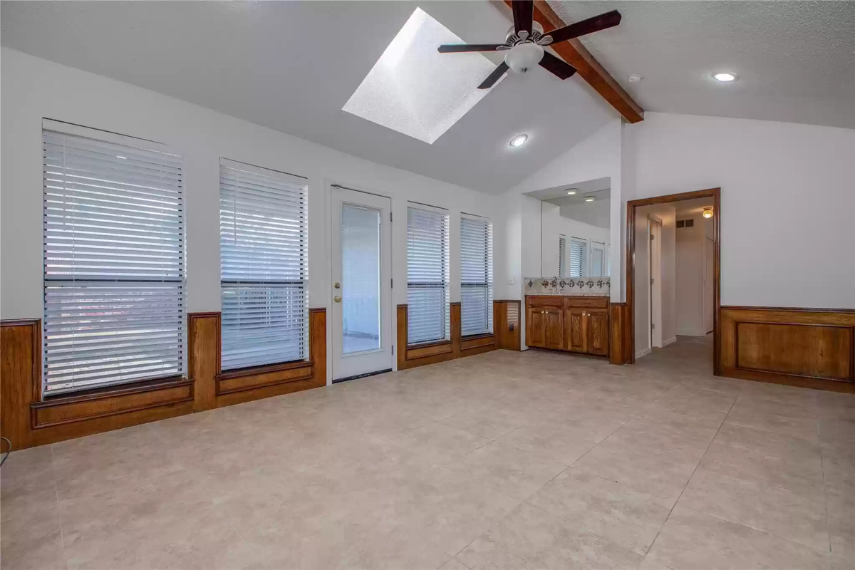 4633 Centenary Dr - Photo 7 of 21