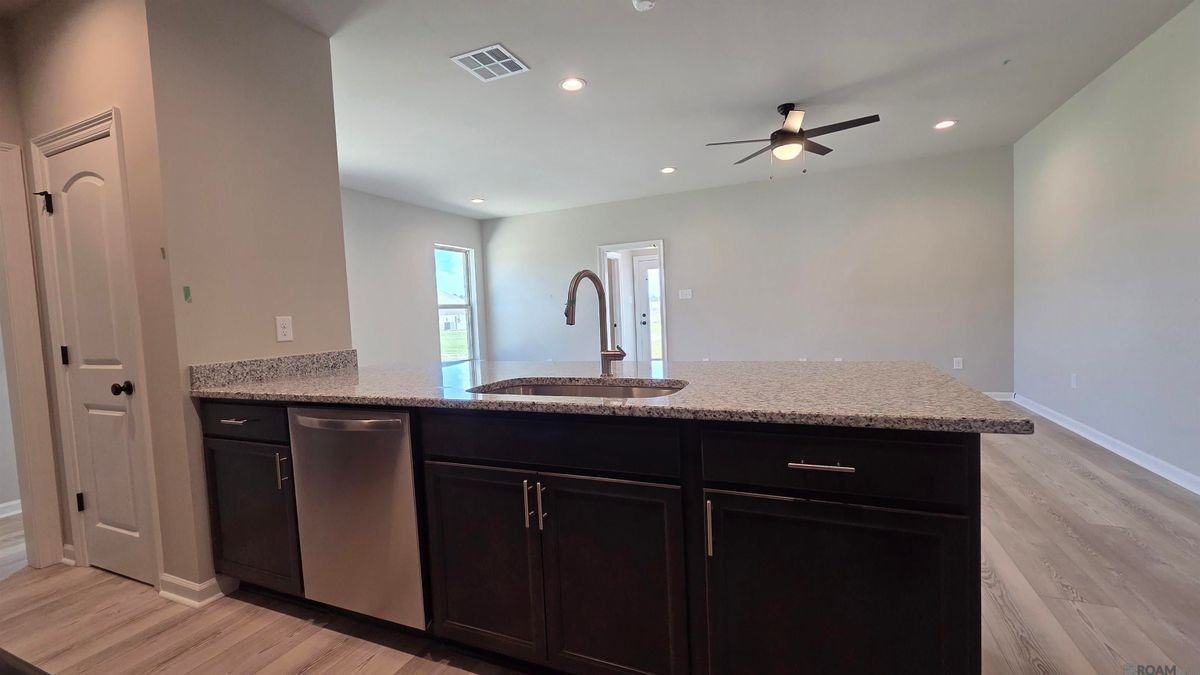 25662 Tarver Dr - Photo 4 of 21