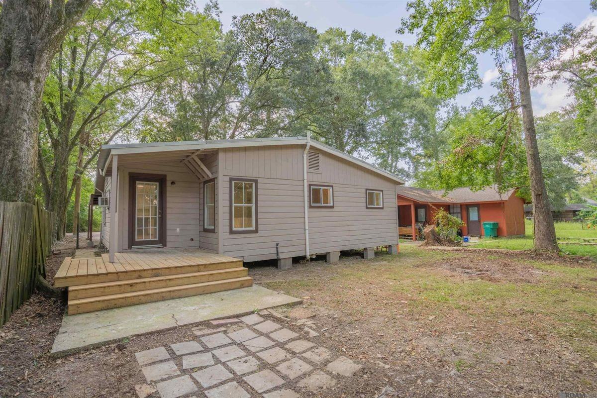 30114 Oak St - Photo 2 of 10