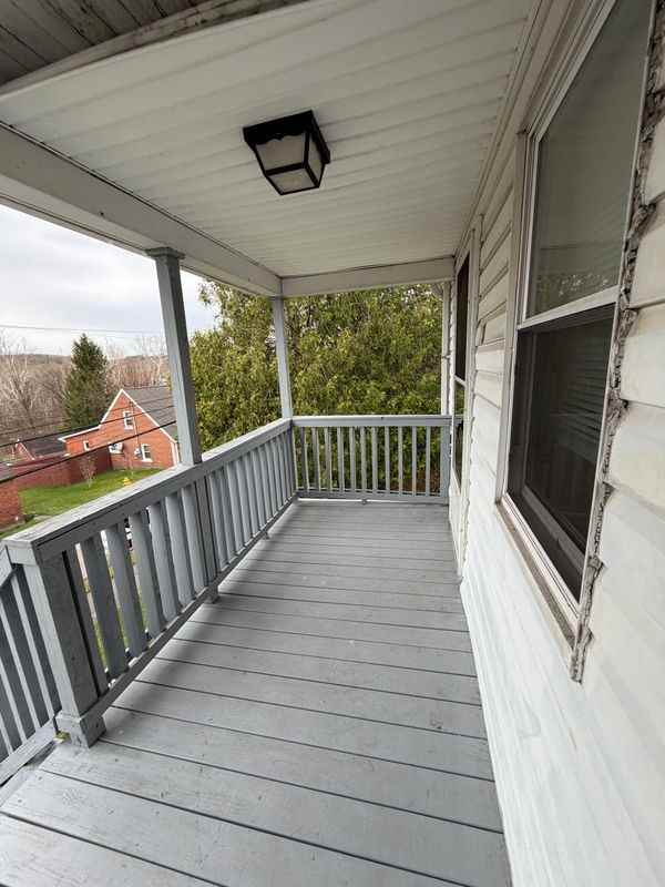 20 Pine St - Photo 6 of 8