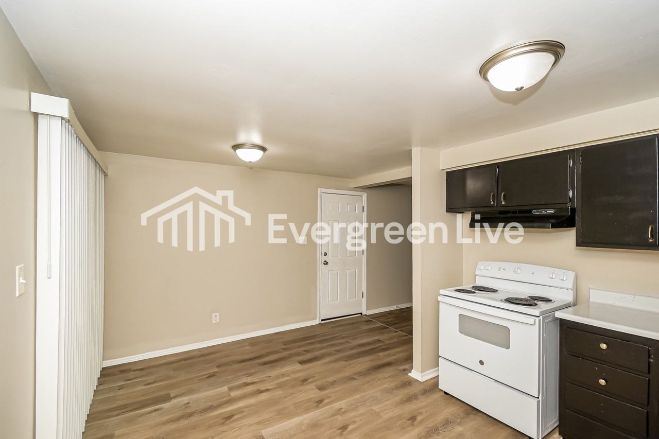 10415 Chris Dr - Photo 6 of 15