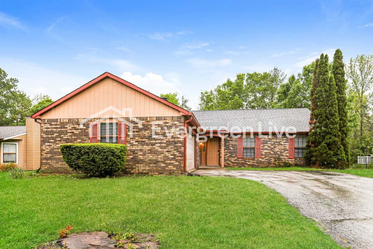 8105 Clayburn Dr