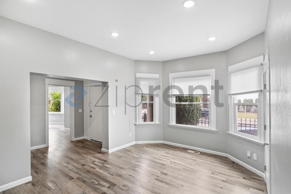 1202 Adeline St - Photo 7 of 31