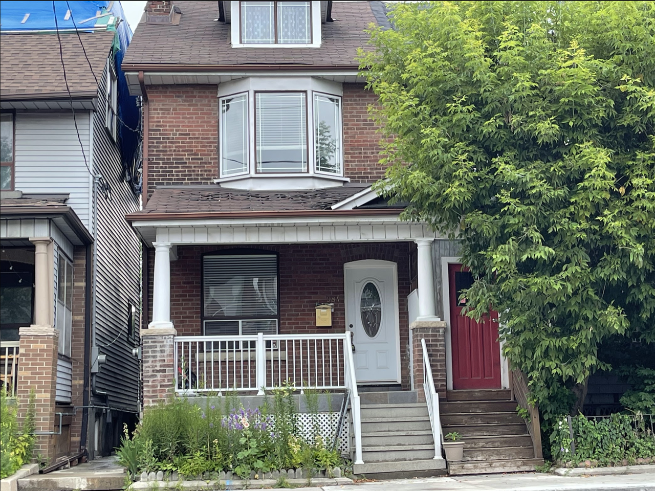 984 Ossington Avenue - Photo 6 of 7