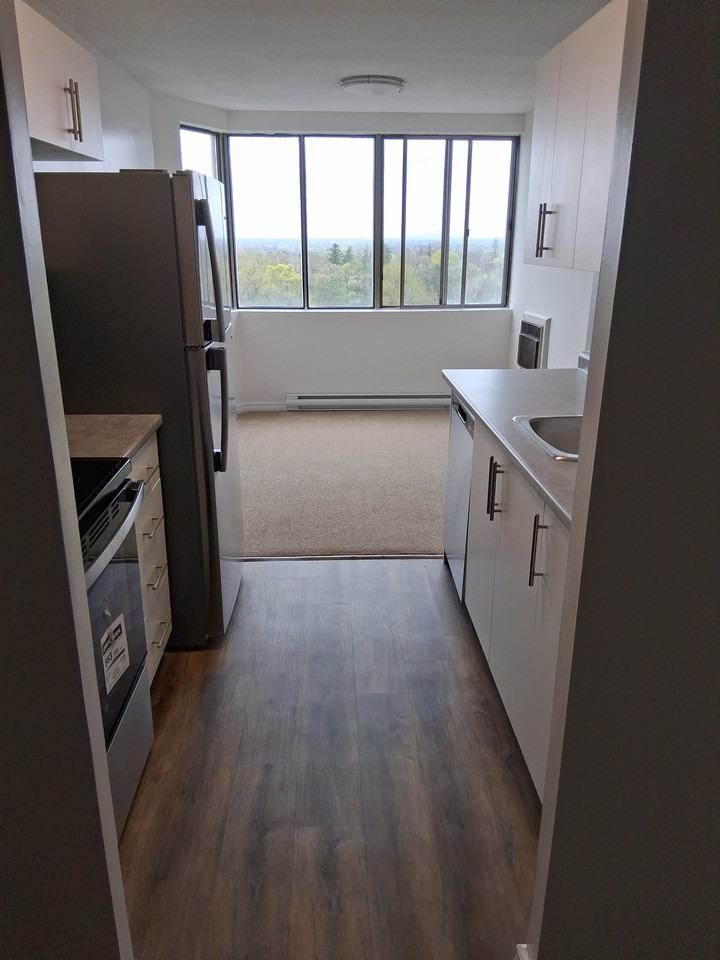 Highview Glen - Photo 6 of 35