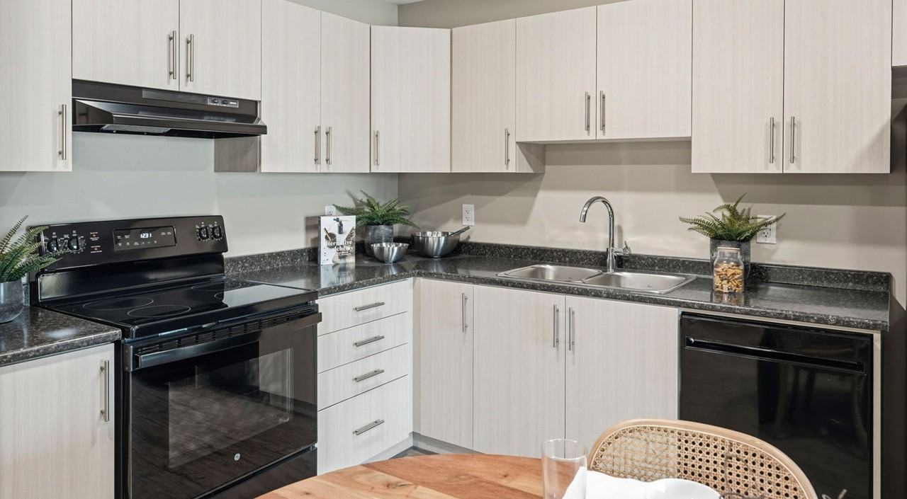 Crestwood Apartments - Photo 6 of 21