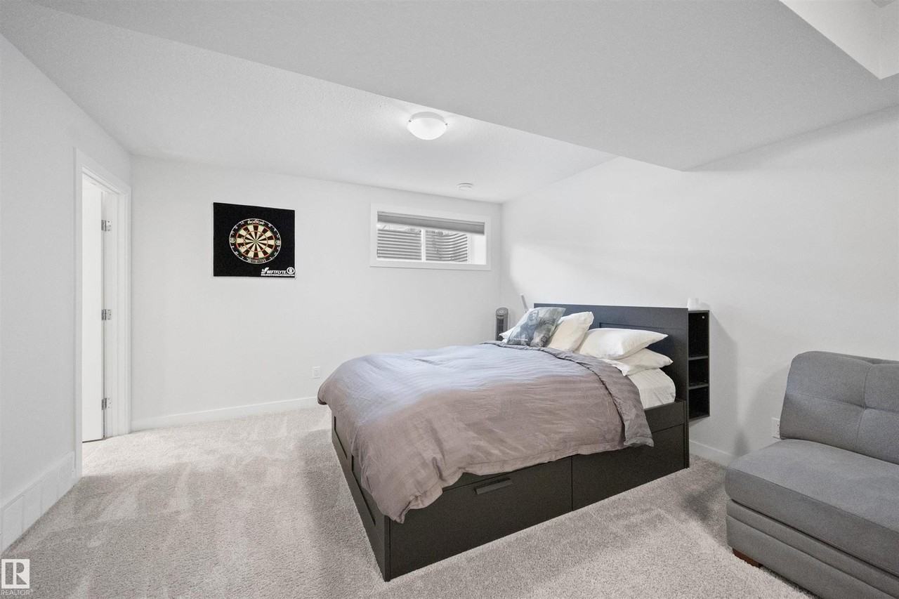 4024 Blackbird Link Northwest, Edmonton, Alberta, Canada, T5S 0K7 - Photo 2 of 28