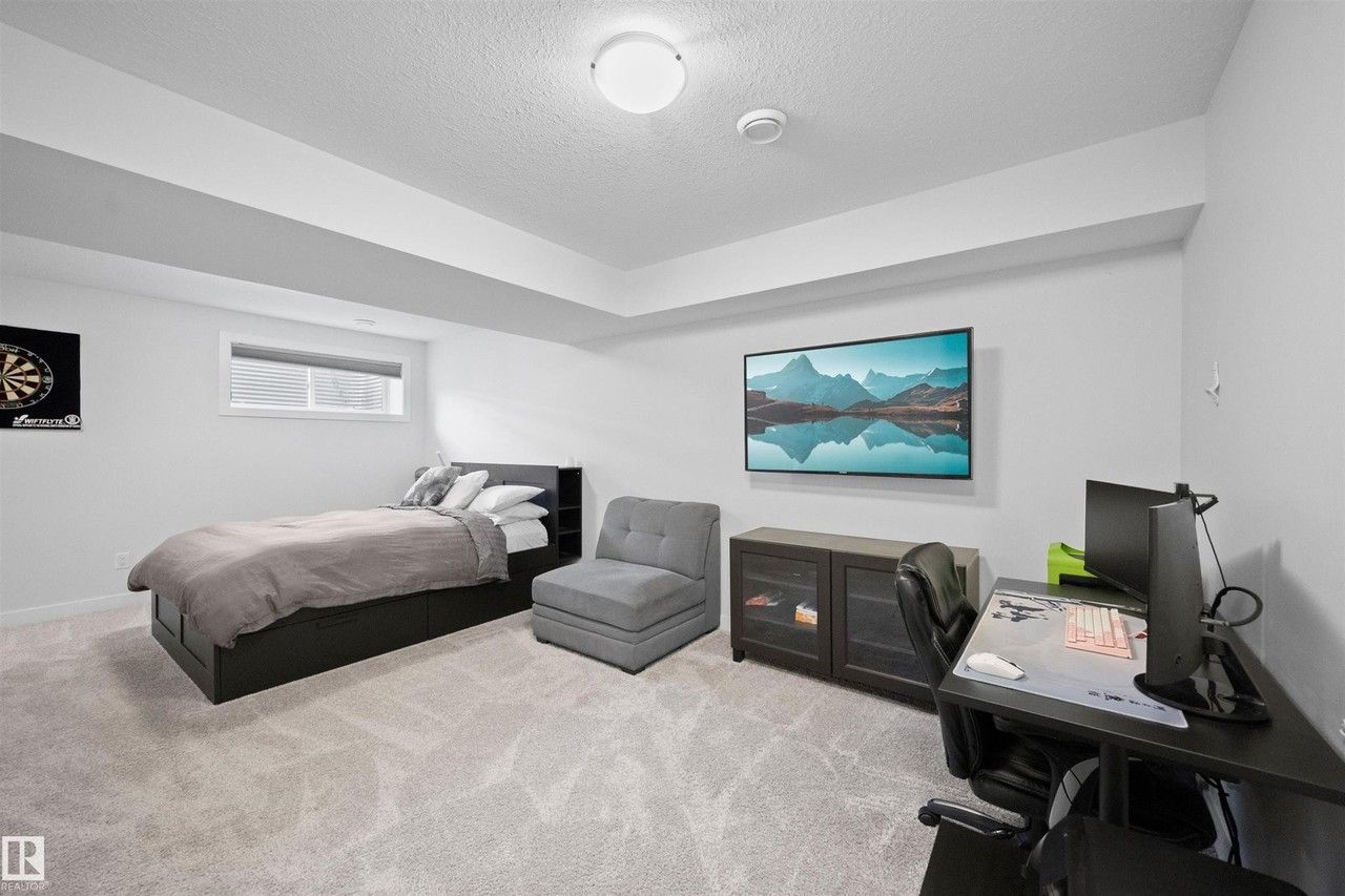 4024 Blackbird Link Northwest, Edmonton, Alberta, Canada, T5S 0K7 - Photo 4 of 28