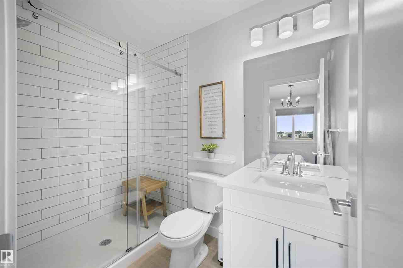 4024 Blackbird Link Northwest, Edmonton, Alberta, Canada, T5S 0K7 - Photo 5 of 28