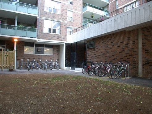 140 Carlton Street - Photo 7 of 9