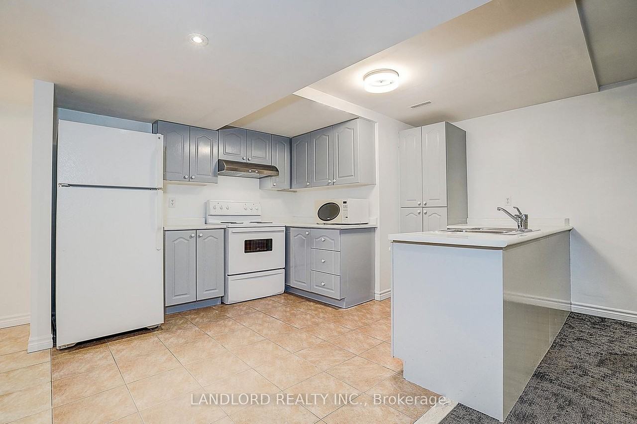8 Wood Lane - Photo 4 of 28