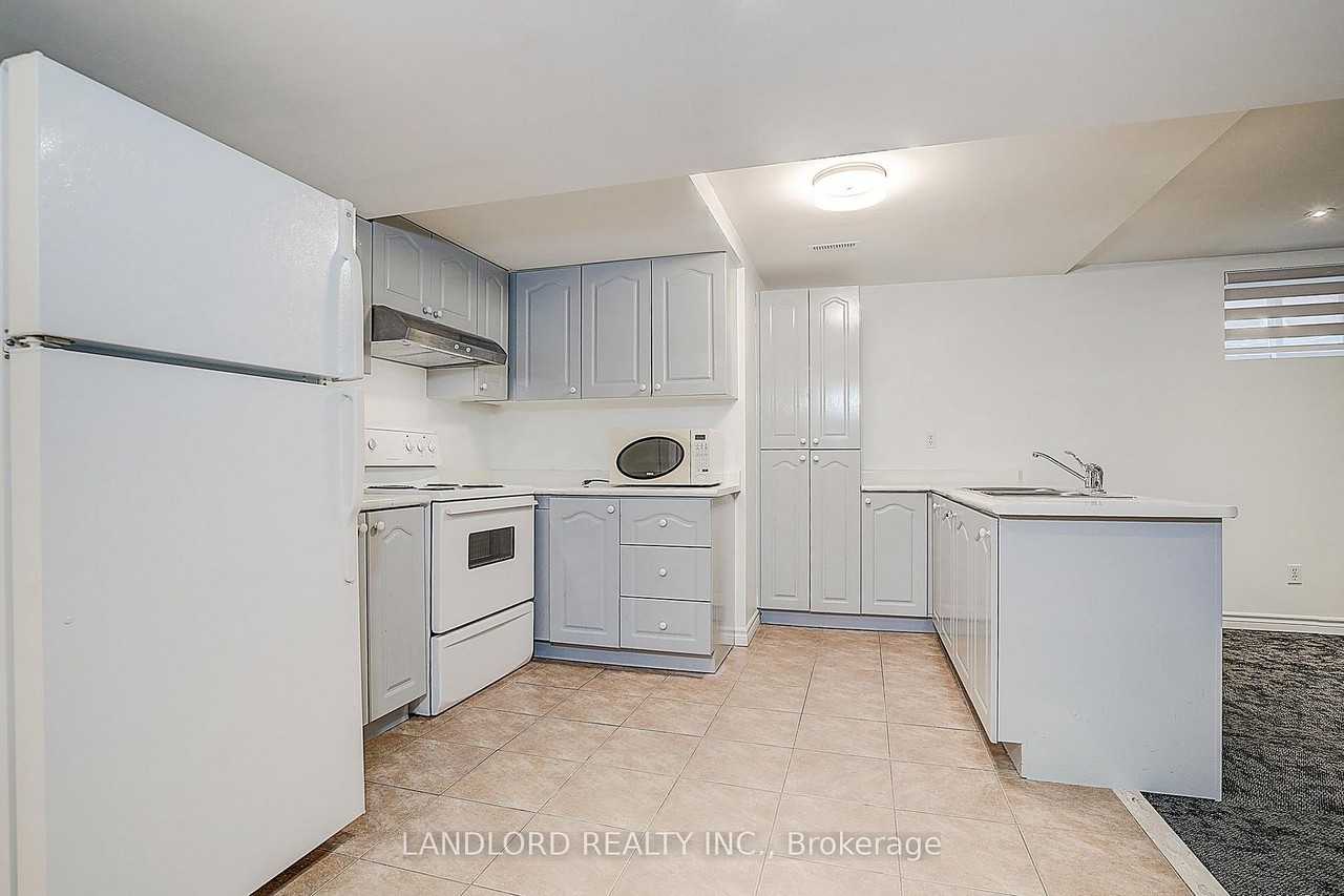 8 Wood Lane - Photo 6 of 28