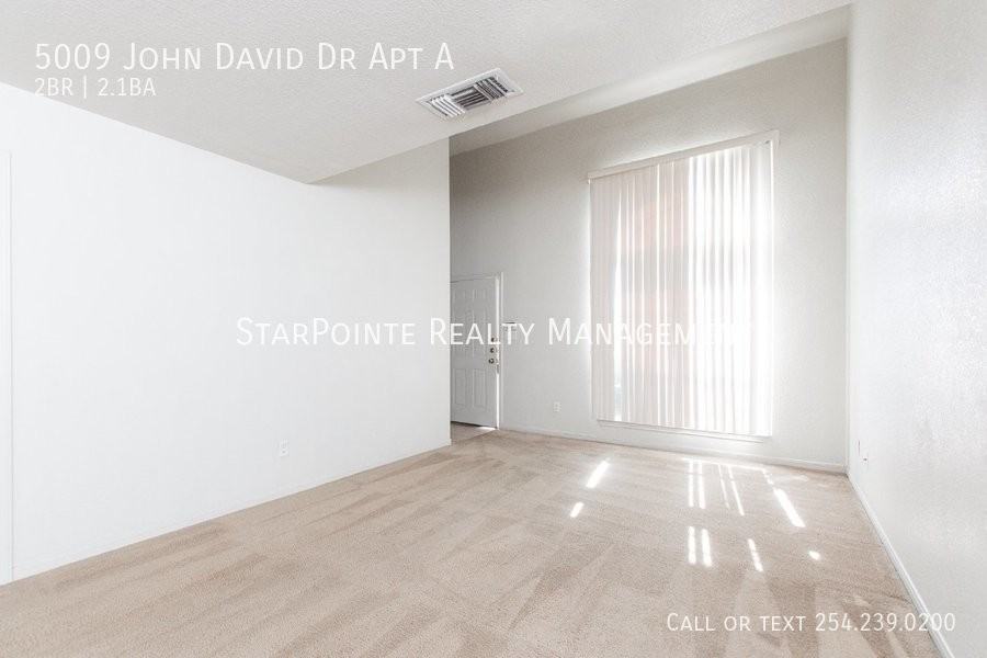 5009 John David Dr Apt A - Photo 4 of 16