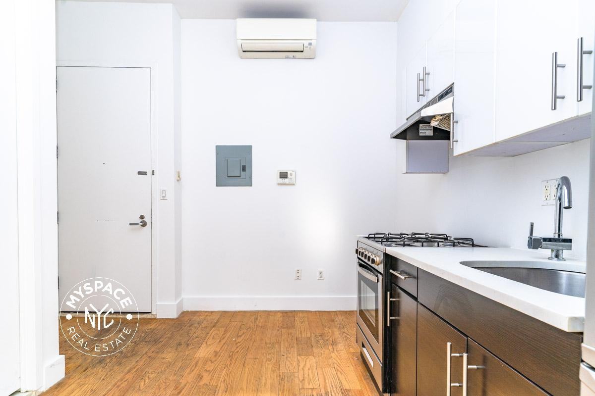 828 Saint Johns Pl #1F - Photo 2 of 11