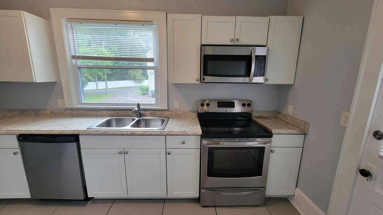 114 Huntington Blvd Ne #1 - Photo 6 of 10