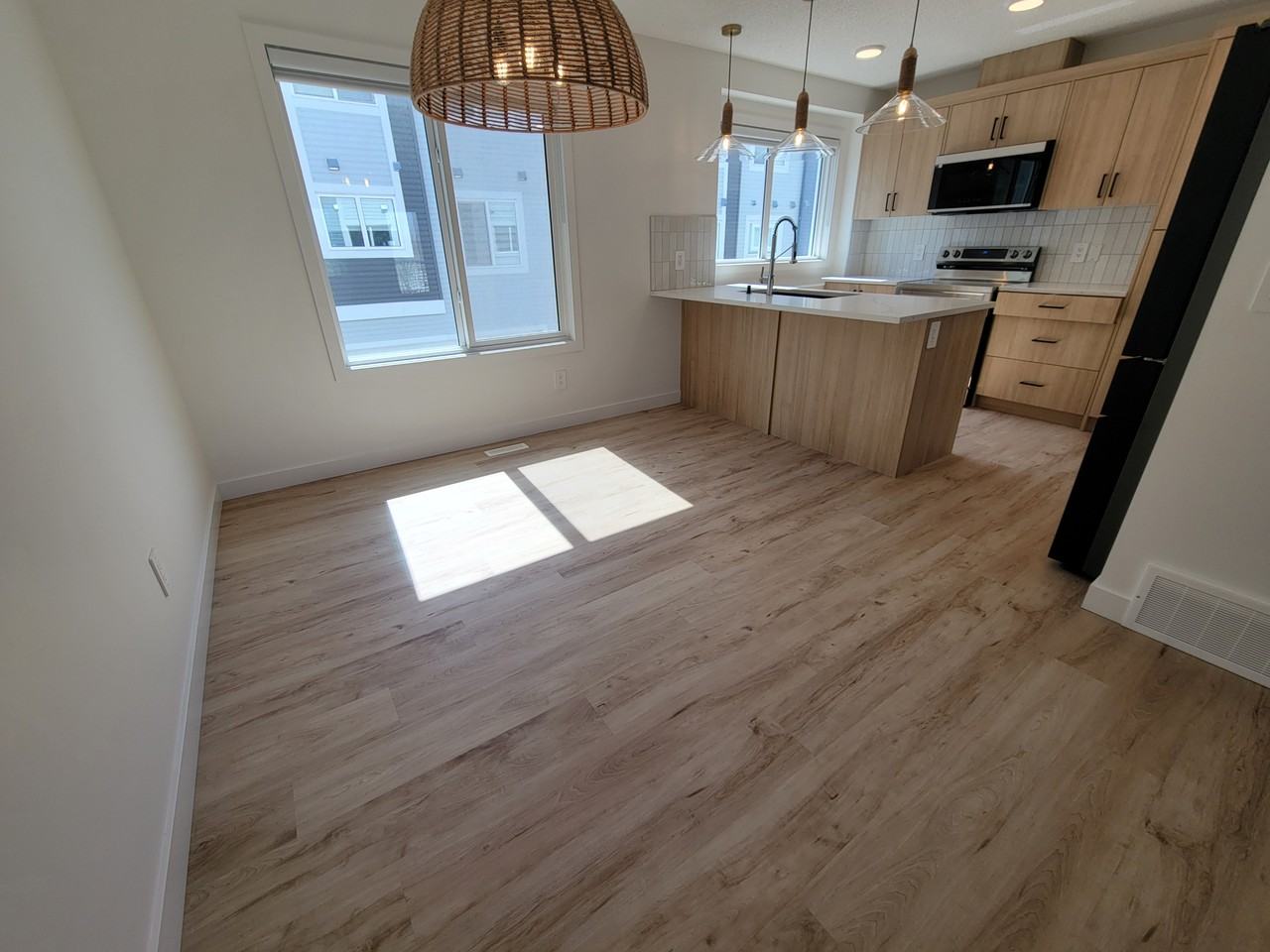 16335 84 Street NW - #82 - Photo 4 of 19