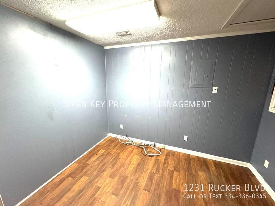 1231 Rucker Blvd - Photo 7 of 11