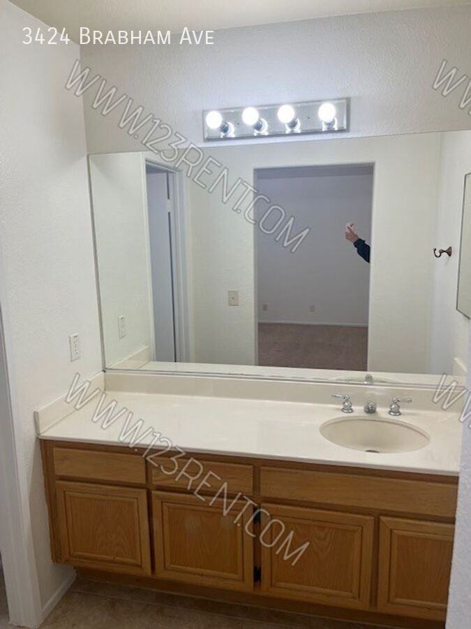 3424 Brabham Ave - Photo 6 of 22