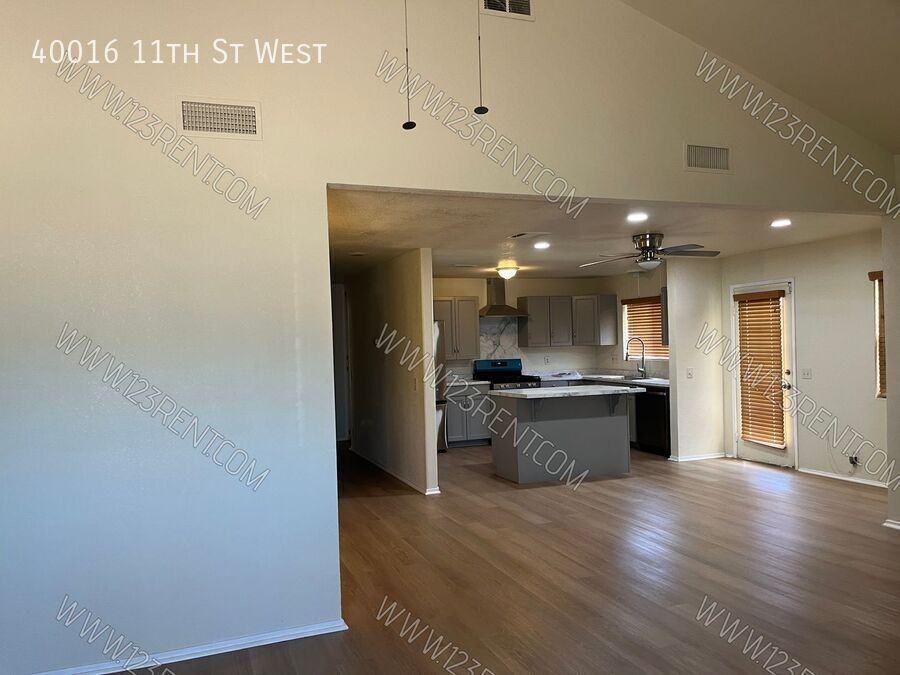 40016 11th St W - Photo 3 of 25