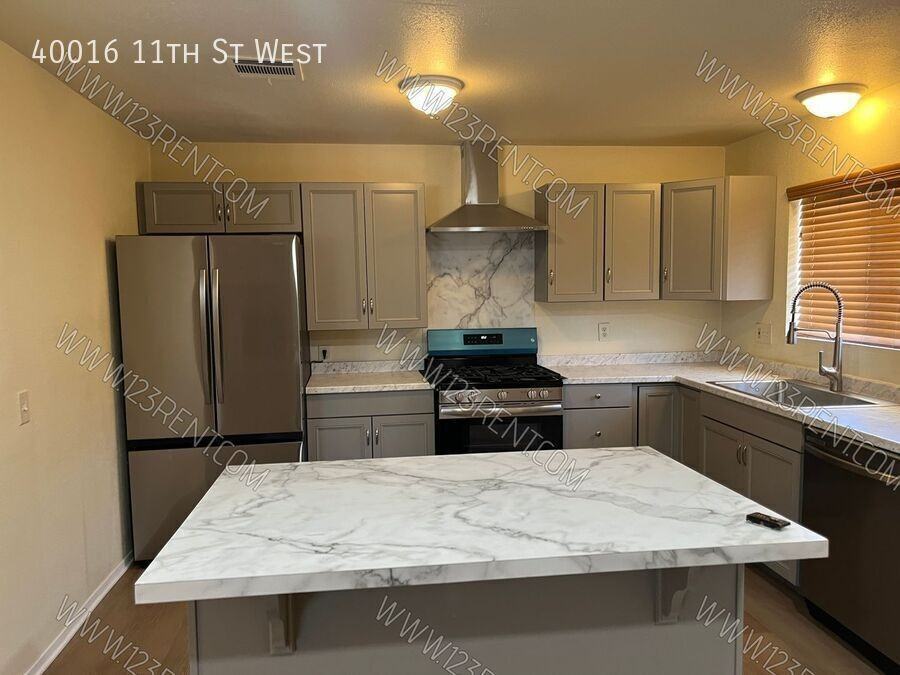 40016 11th St W - Photo 5 of 25