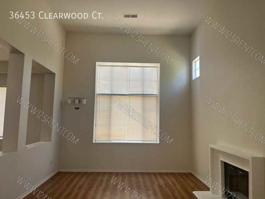 36453 Clearwood Ct - Photo 2 of 24