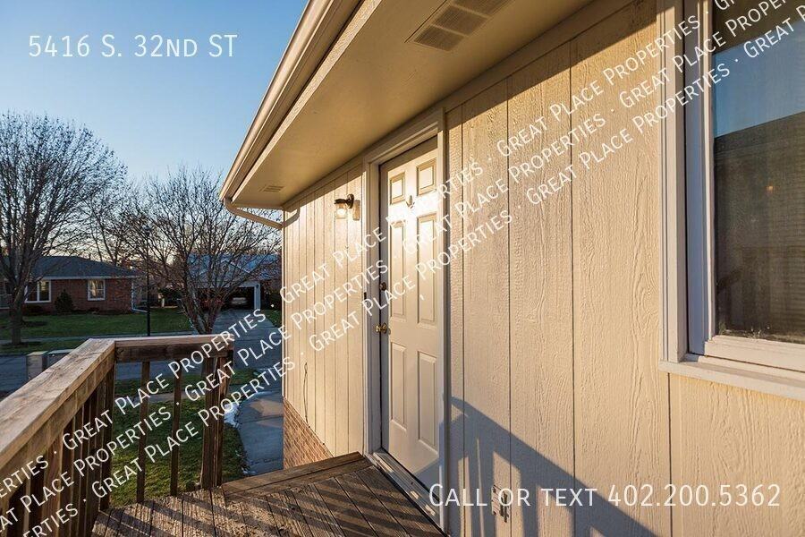 5416 S 32nd St - Photo 3 of 35