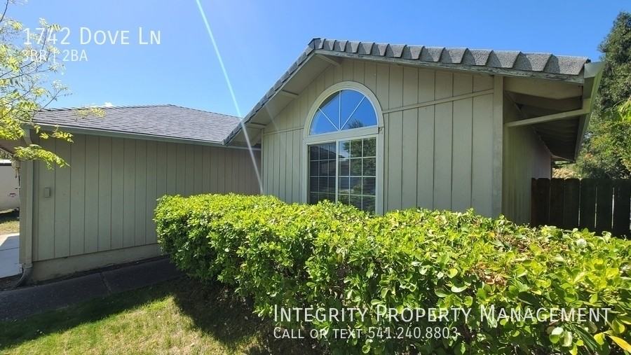 1742 Dove Ln - Photo 3 of 23