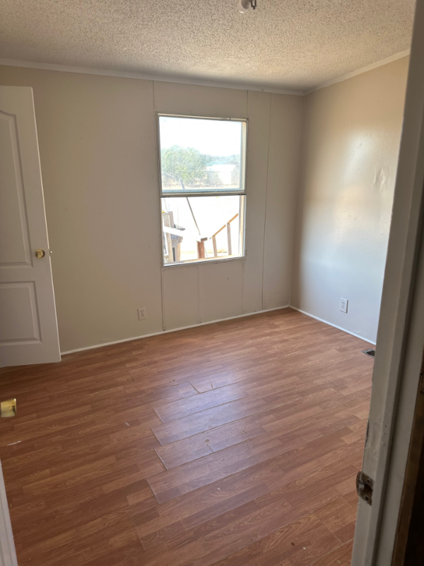 311 Crescent Meadows Ln - Photo 7 of 31