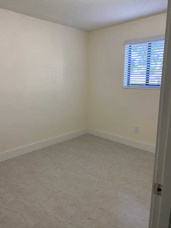 1331 Wstreet - Photo 2 of 10
