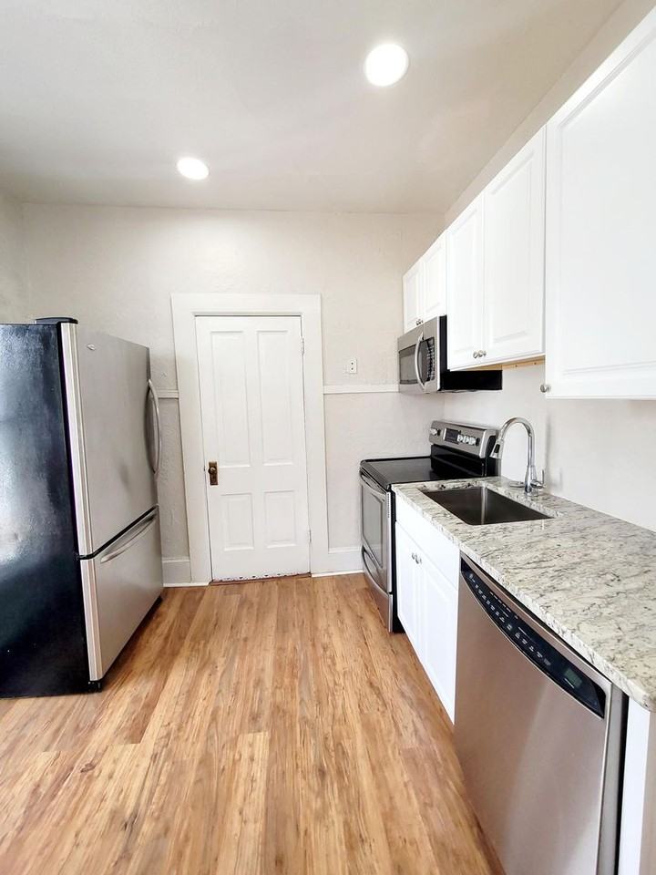 724 N Nevada Ave #5 - Photo 2 of 14