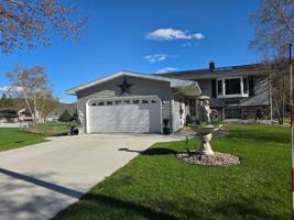 featured image of 68 Warren Ct