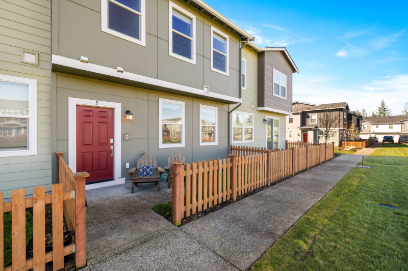 13157 175th Ave E #N5 - Photo 2 of 24