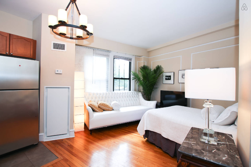 1613 Harvard St Nw - Photo 2 of 11