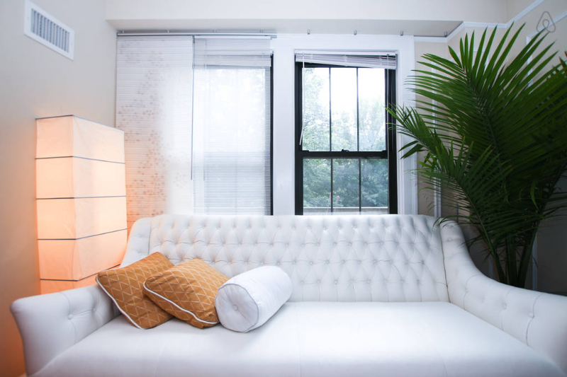 1613 Harvard St Nw - Photo 3 of 11