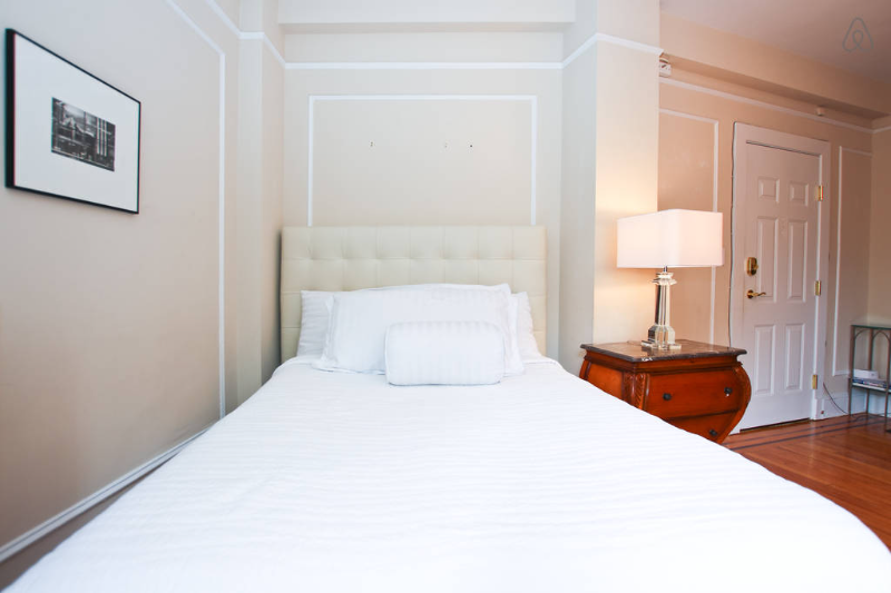 1613 Harvard St Nw - Photo 6 of 11