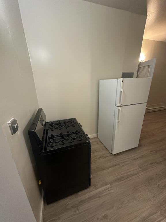110 1/2 S Main St #3 - Photo 3 of 6