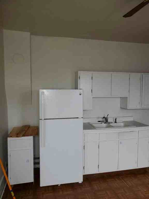 303 1/2 W High St #6 - Photo 5 of 7