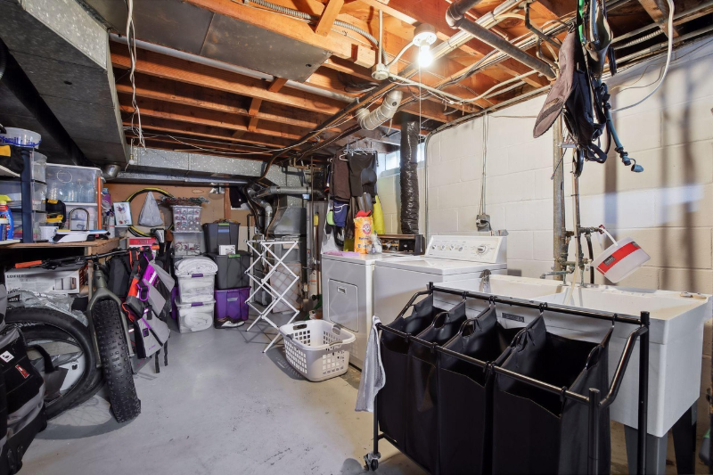 2104 E 58th St #2106 - Photo 5 of 6