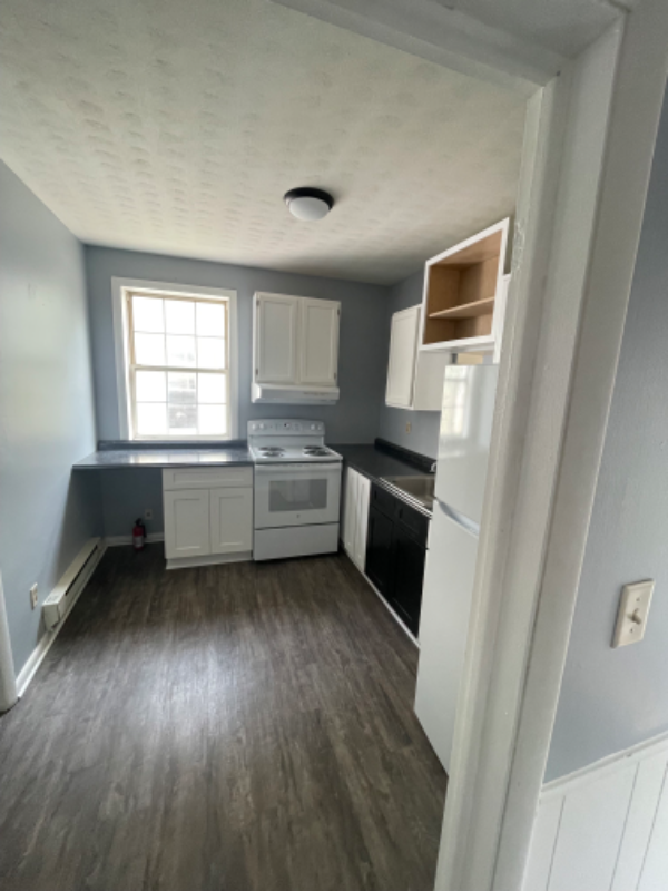 913 N Main St #A - Photo 2 of 6