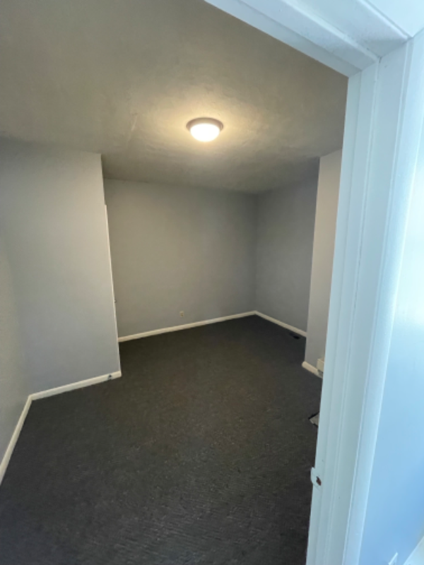 913 N Main St #A - Photo 3 of 6