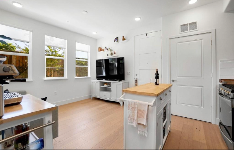 29438 Urbia Way - Photo 2 of 11