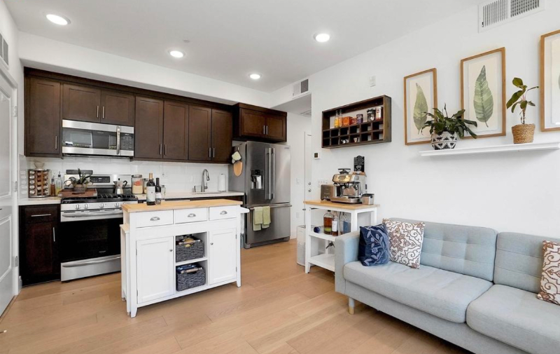 29438 Urbia Way - Photo 3 of 11