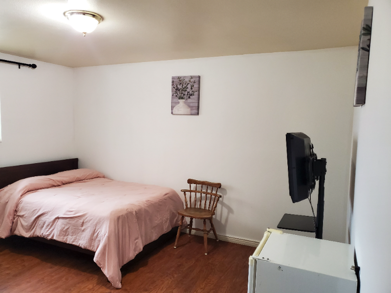 627 N Sir Michael Dr - Photo 3 of 8