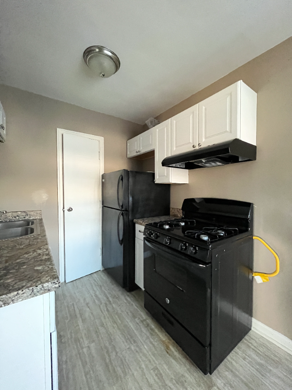 538 S Spring St #C - Photo 3 of 13