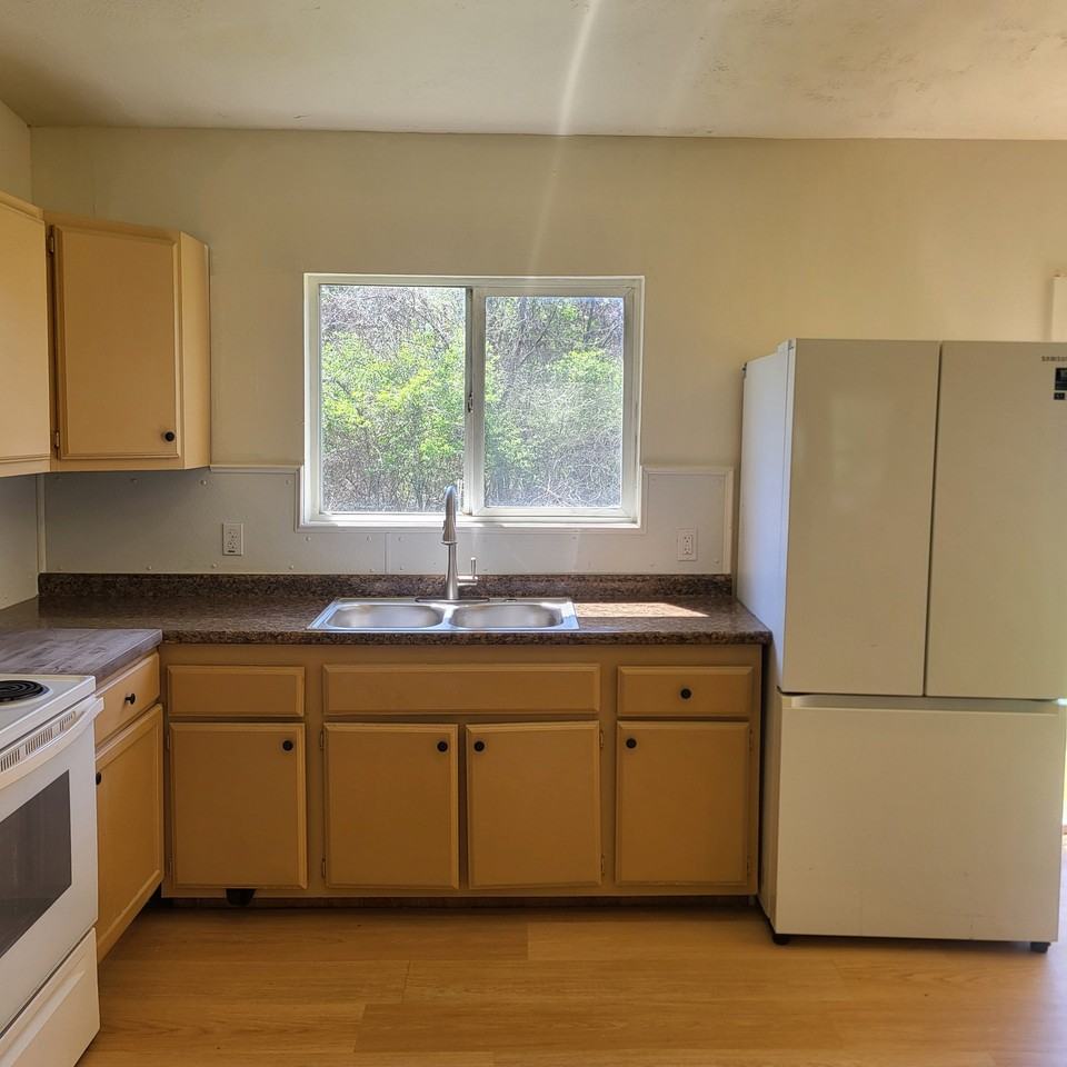 968 Chicago Ave - Photo 3 of 14