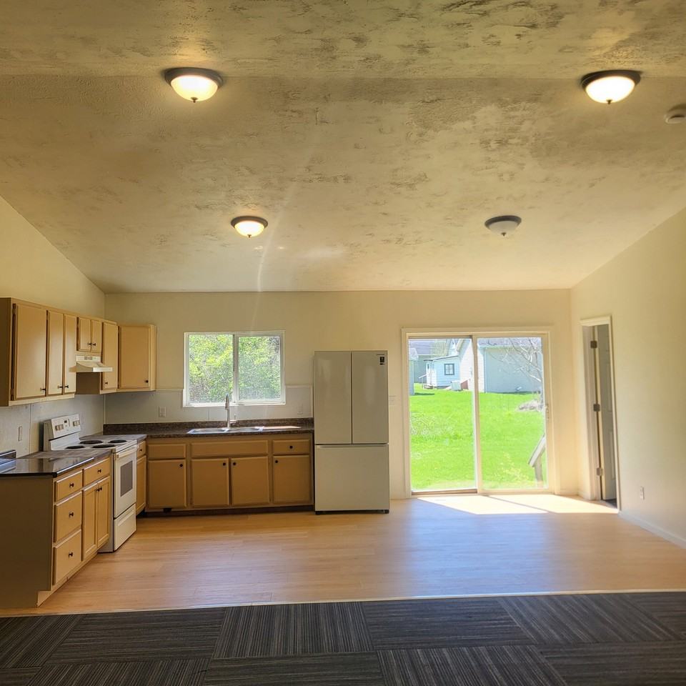 968 Chicago Ave - Photo 6 of 14