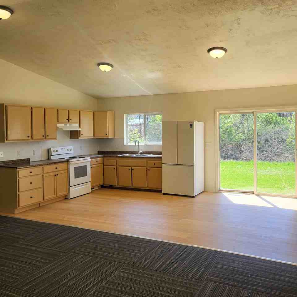968 Chicago Ave - Photo 7 of 14