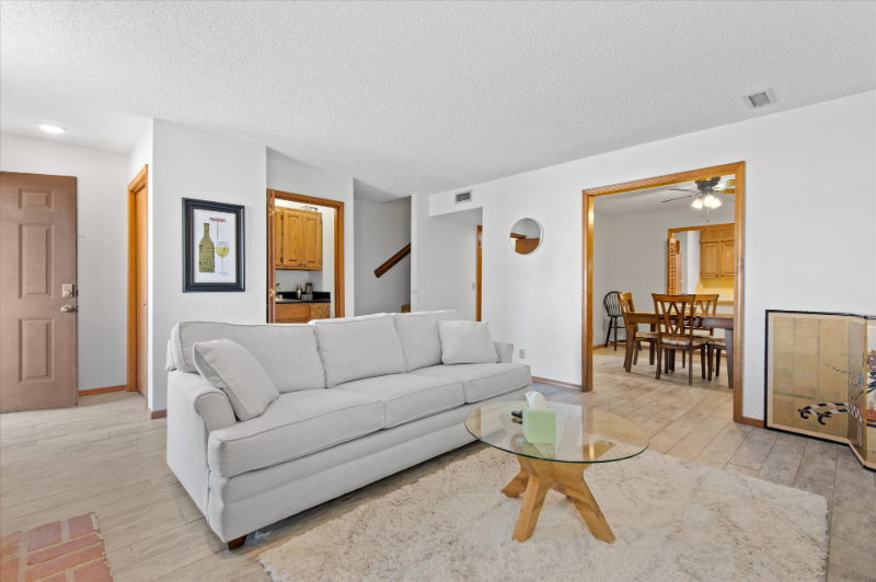 424 S Shawnee Ave - Photo 3 of 27